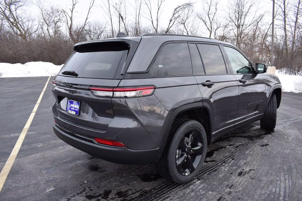 2025 Baltic Gray Metallic Clearcoat Jeep Grand Cherokee Altitude X 4X4 SUV