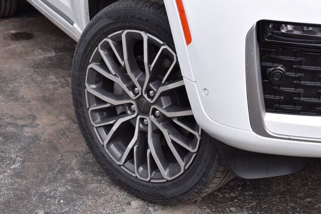 2026 Bright White Clearcoat Jeep Grand Cherokee L Summit 4X4 SUV
