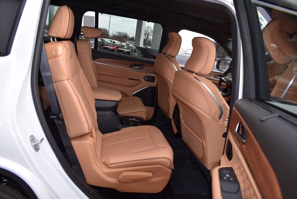 2026 Bright White Clearcoat Jeep Grand Cherokee L Summit 4X4 SUV