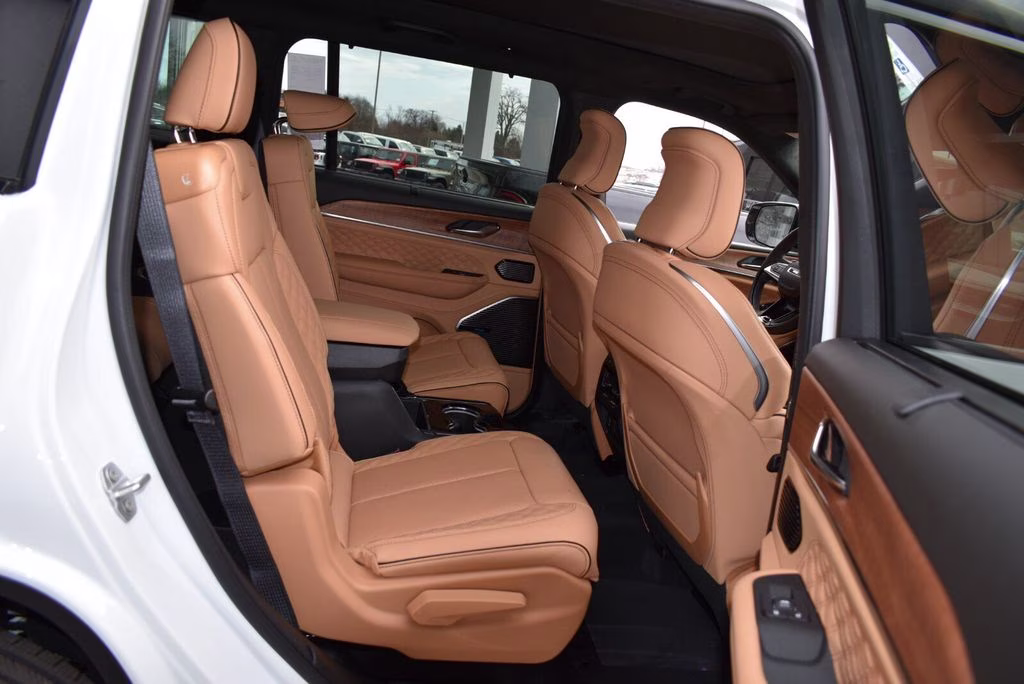 2026 Bright White Clearcoat Jeep Grand Cherokee L Summit 4X4 SUV