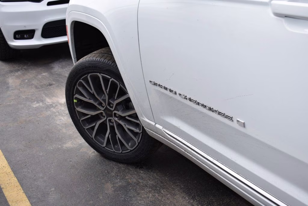2026 Bright White Clearcoat Jeep Grand Cherokee L Summit 4X4 SUV
