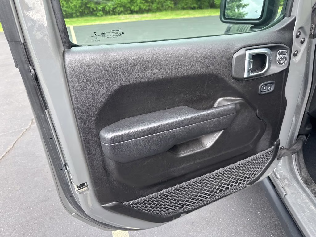 2022 Sting-Gray Clearcoat Jeep Gladiator Willys 4X4 Truck