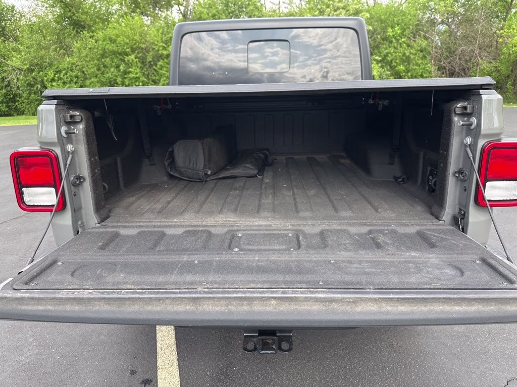 2022 Sting-Gray Clearcoat Jeep Gladiator Willys 4X4 Truck