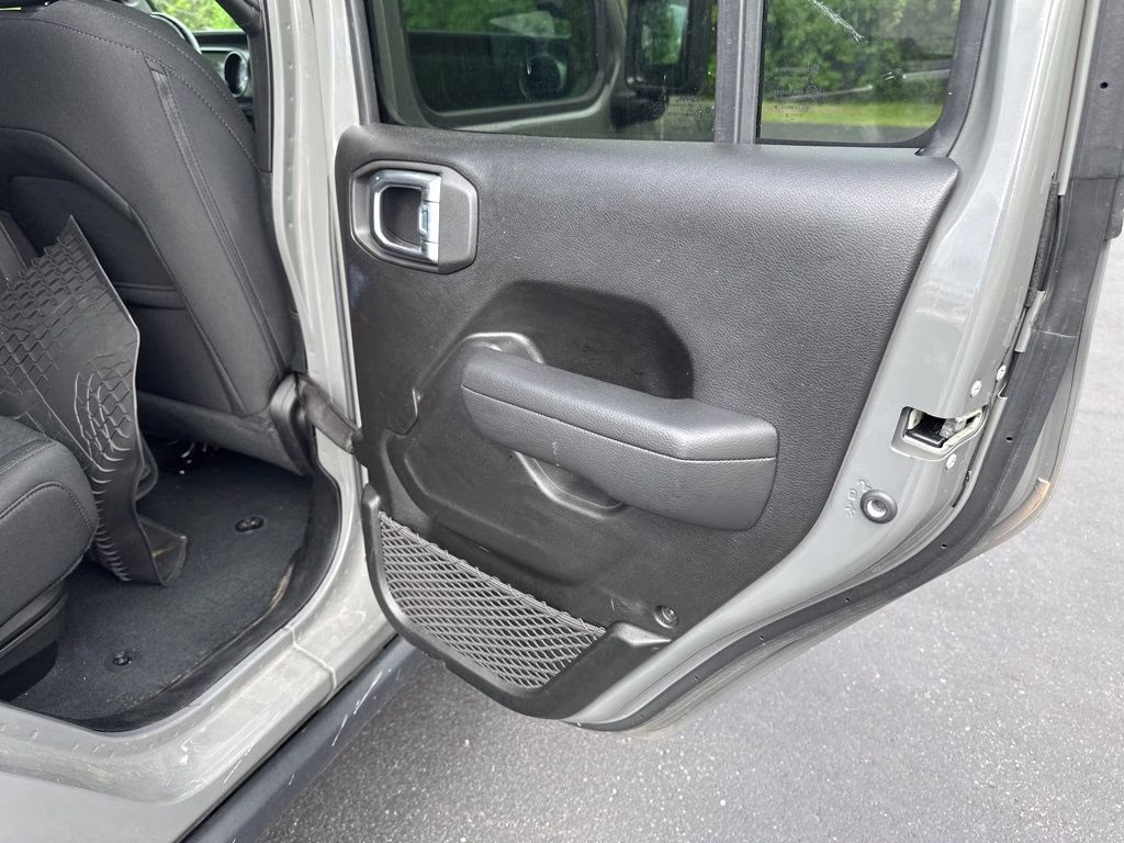 2022 Sting-Gray Clearcoat Jeep Gladiator Willys 4X4 Truck