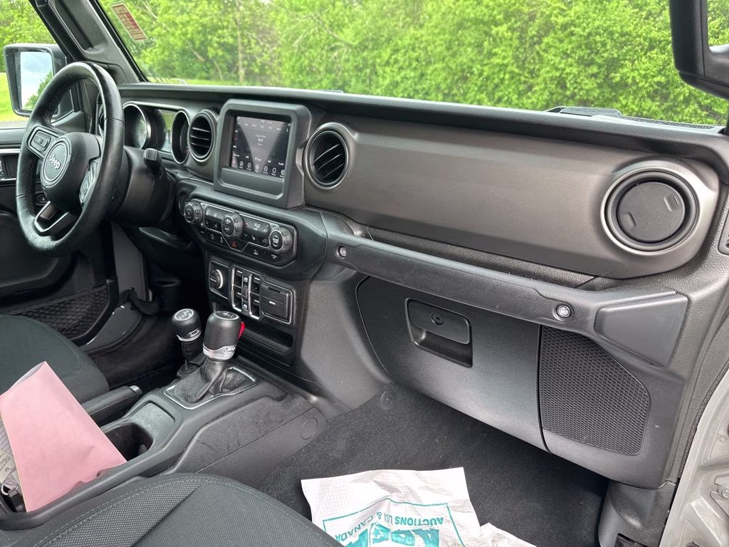 2022 Sting-Gray Clearcoat Jeep Gladiator Willys 4X4 Truck