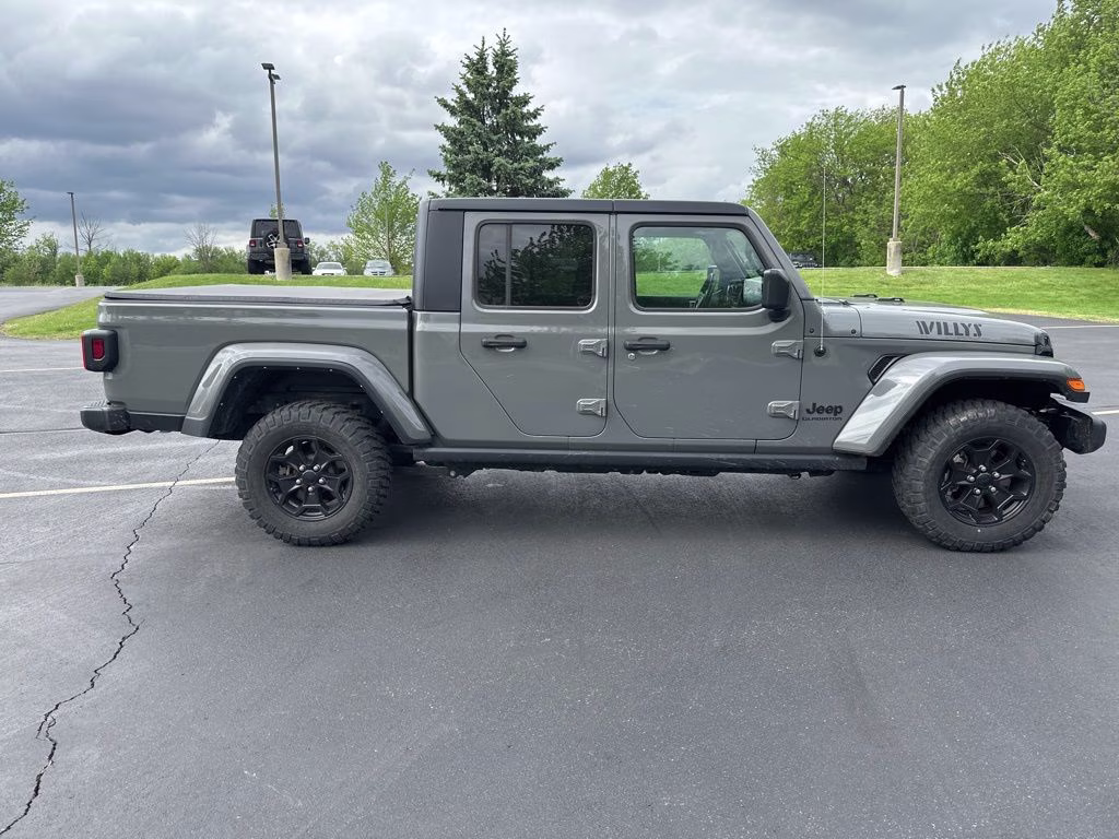 2022 Sting-Gray Clearcoat Jeep Gladiator Willys 4X4 Truck