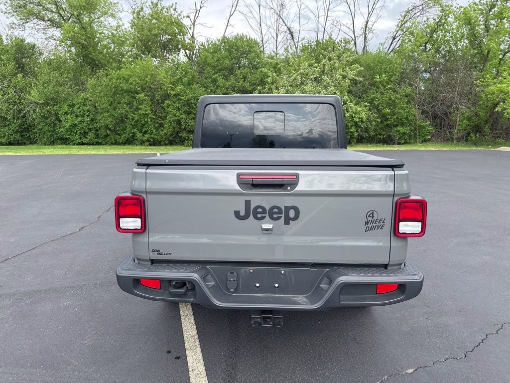 2022 Sting-Gray Clearcoat Jeep Gladiator Willys 4X4 Truck
