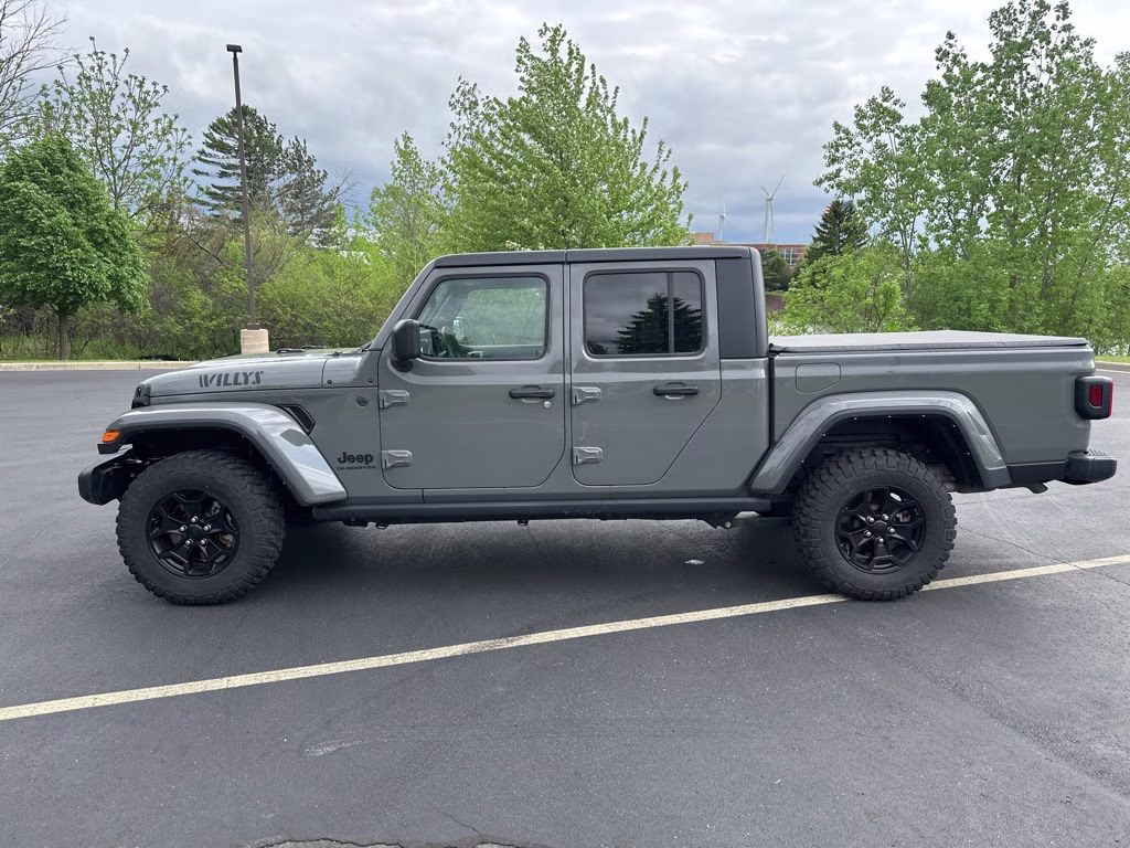 2022 Sting-Gray Clearcoat Jeep Gladiator Willys 4X4 Truck