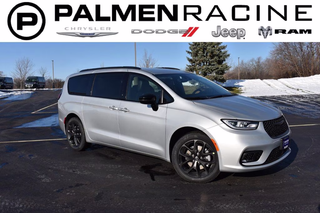 2026 Silver Mist Clearcoat Chrysler Pacifica Select AWD Van