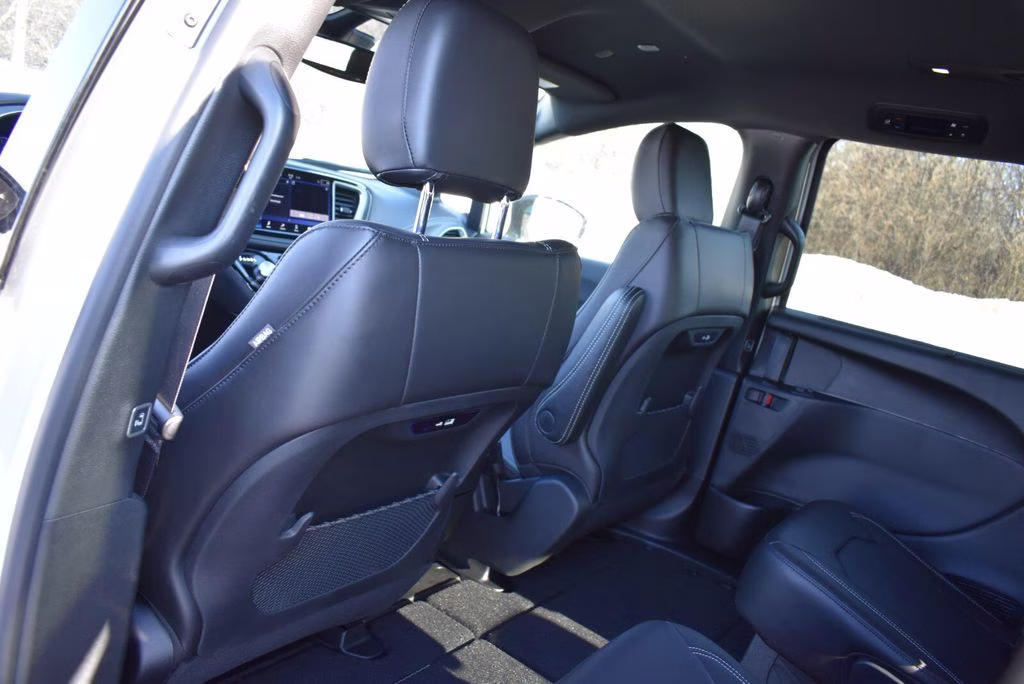 2026 Silver Mist Clearcoat Chrysler Pacifica Select AWD Van