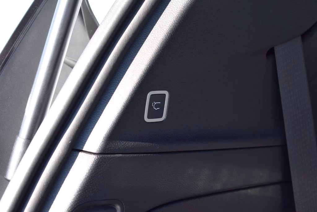 2026 Silver Mist Clearcoat Chrysler Pacifica Select AWD Van