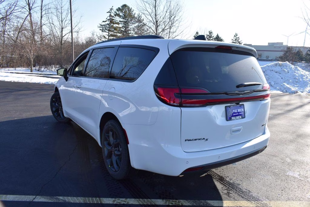 2026 Bright White Clearcoat Chrysler Pacifica Select AWD Van