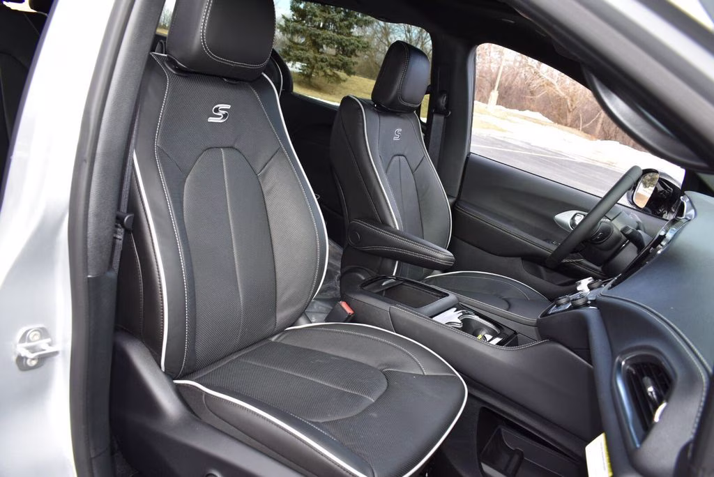2026 Silver Mist Clearcoat Chrysler Pacifica Limited AWD Van