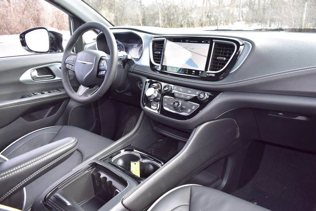 2026 Silver Mist Clearcoat Chrysler Pacifica Limited AWD Van