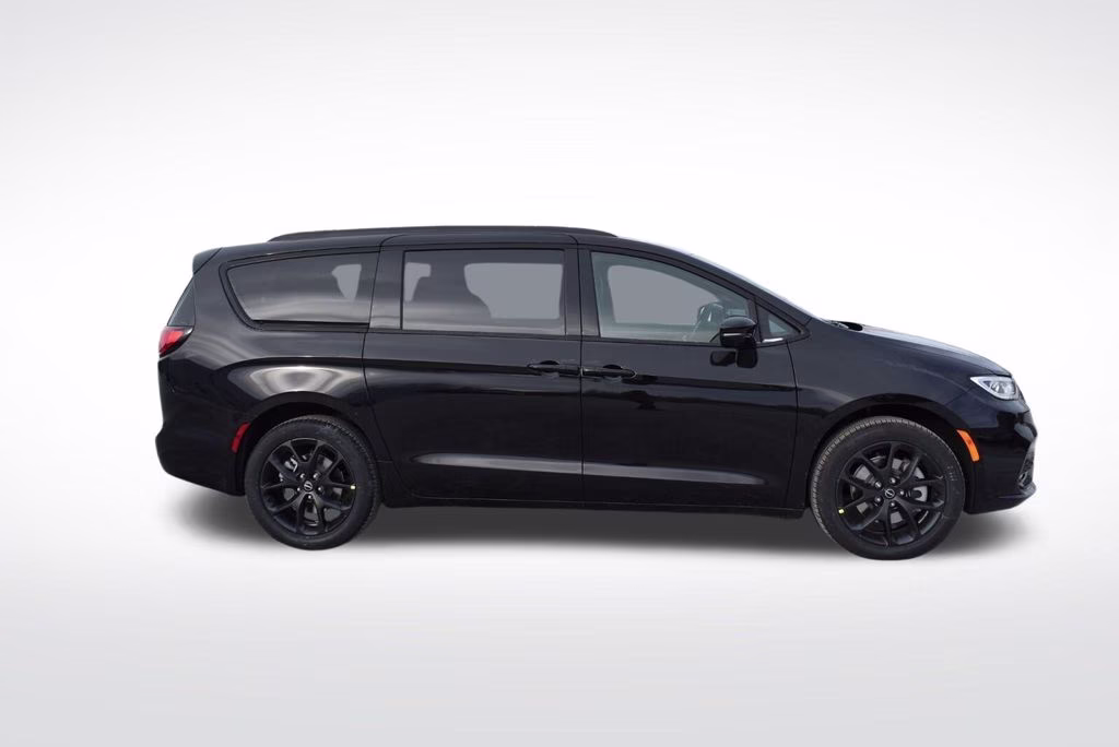 2026 Diamond Black Crystal Pearlcoat Chrysler Pacifica Select AWD Van
