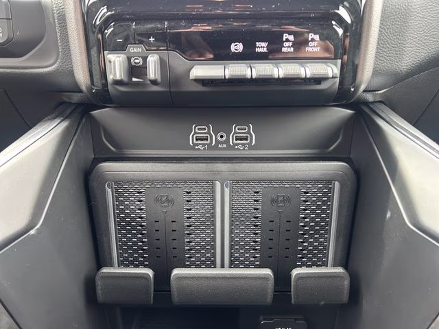 2026 Diamond Black Crystal Pearlcoat Ram 3500 Big Horn Night Edition 4X4 Truck