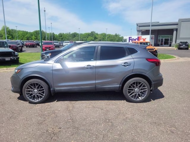 2017 Gun Metallic Nissan Rogue Sport SL FWD SUV