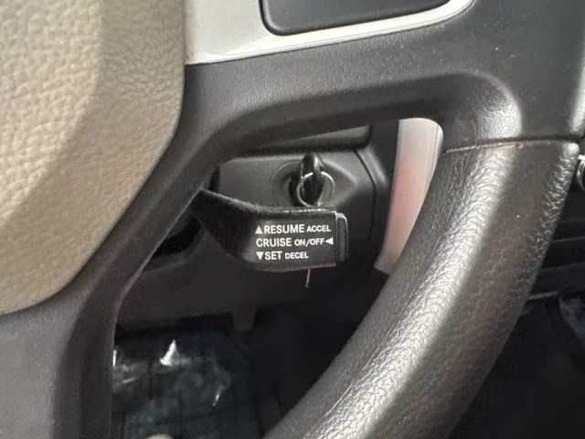 2010 Bright Silver Metallic Clearcoat Dodge 1500 SLT 4X4 Truck