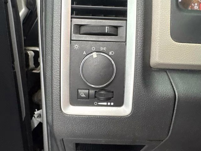 2010 Bright Silver Metallic Clearcoat Dodge 1500 SLT 4X4 Truck