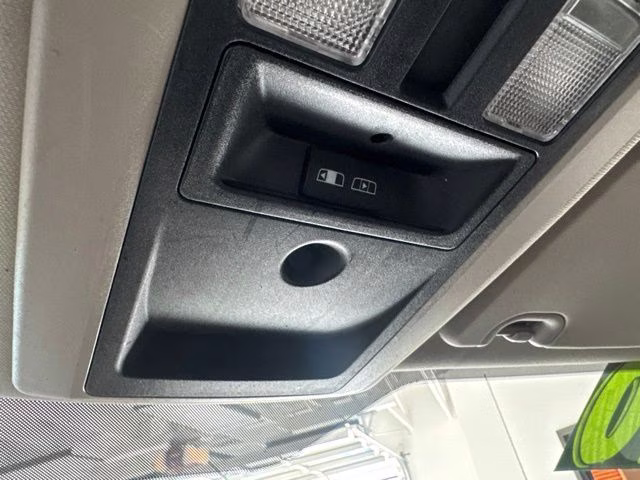 2010 Bright Silver Metallic Clearcoat Dodge 1500 SLT 4X4 Truck