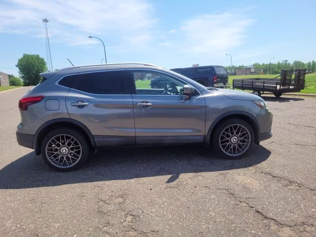 2017 Gun Metallic Nissan Rogue Sport SL FWD SUV