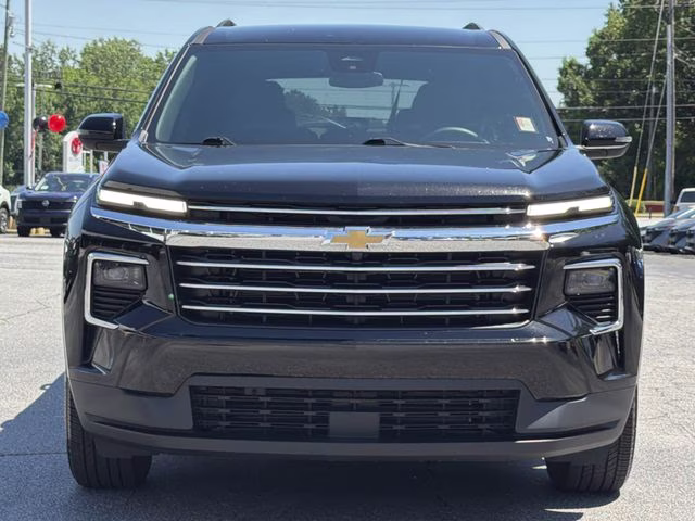 2026 Mosaic Black Metallic Chevrolet Traverse LT FWD SUV