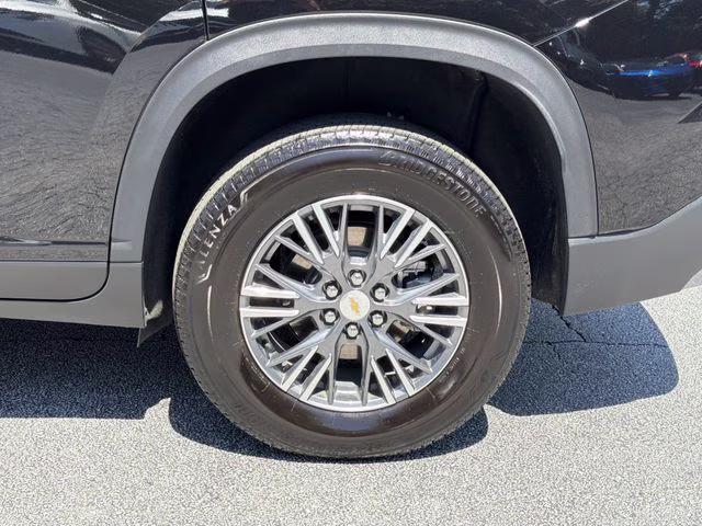 2026 Mosaic Black Metallic Chevrolet Traverse LT FWD SUV