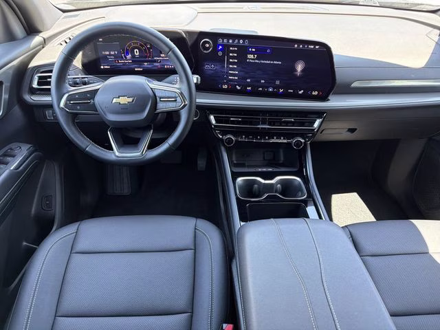2026 Mosaic Black Metallic Chevrolet Traverse LT FWD SUV