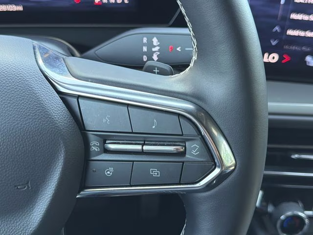 2026 Mosaic Black Metallic Chevrolet Traverse LT FWD SUV