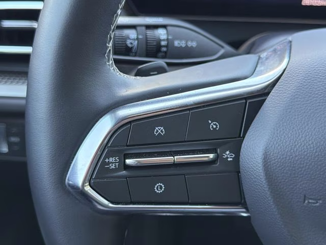 2026 Mosaic Black Metallic Chevrolet Traverse LT FWD SUV