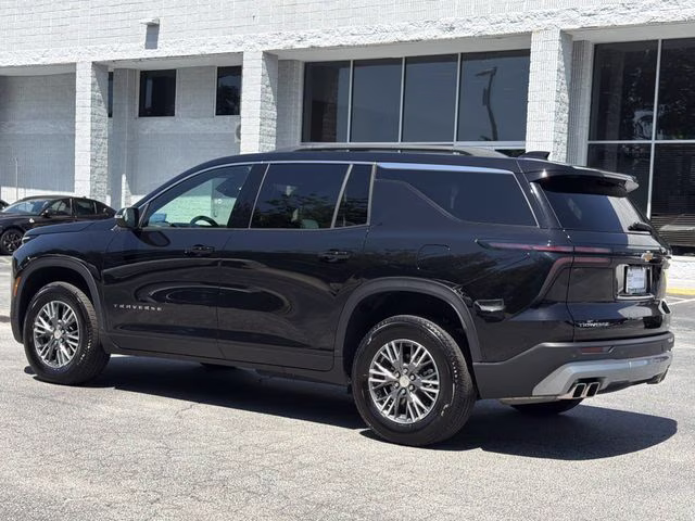 2026 Mosaic Black Metallic Chevrolet Traverse LT FWD SUV