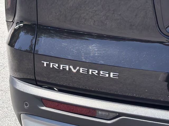 2026 Mosaic Black Metallic Chevrolet Traverse LT FWD SUV