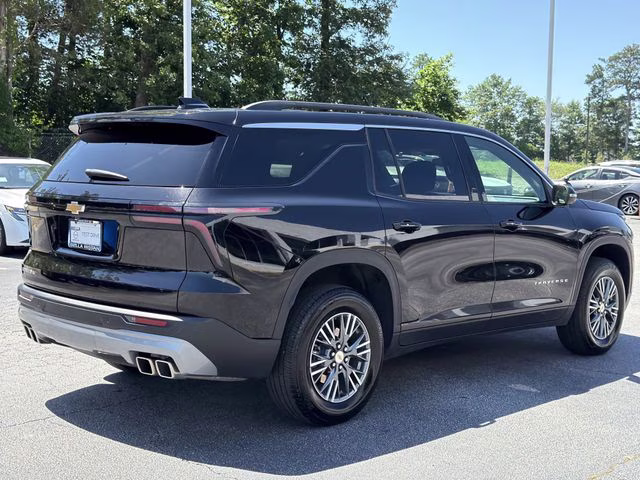 2026 Mosaic Black Metallic Chevrolet Traverse LT FWD SUV