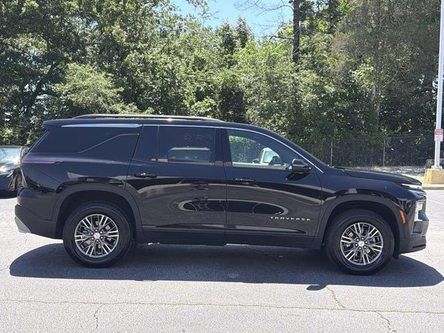 2026 Mosaic Black Metallic Chevrolet Traverse LT FWD SUV