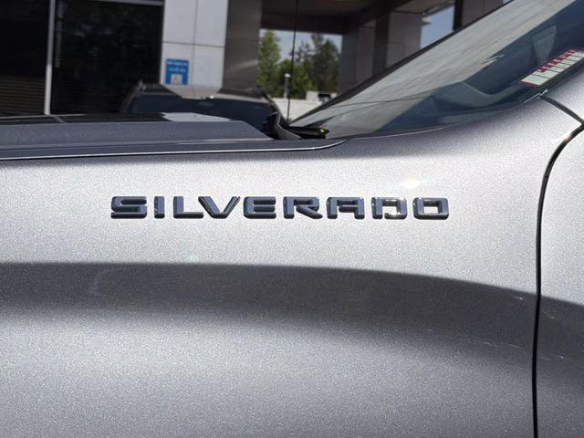 2025 Sterling Gray Metallic Chevrolet Silverado 1500 LT 4X4 Truck
