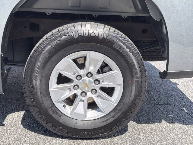 2025 Sterling Gray Metallic Chevrolet Silverado 1500 LT 4X4 Truck