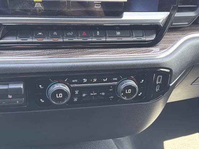2025 Sterling Gray Metallic Chevrolet Silverado 1500 LT 4X4 Truck