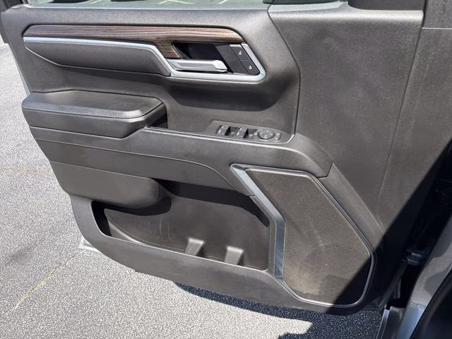 2025 Sterling Gray Metallic Chevrolet Silverado 1500 LT 4X4 Truck