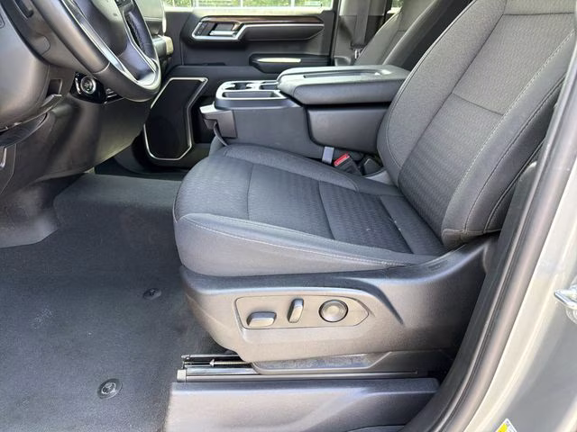 2025 Sterling Gray Metallic Chevrolet Silverado 1500 LT 4X4 Truck