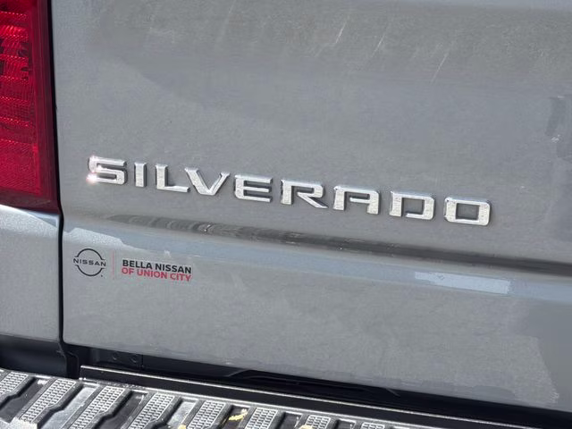 2025 Sterling Gray Metallic Chevrolet Silverado 1500 LT 4X4 Truck