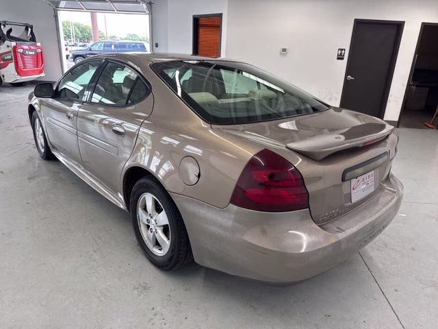 2007 Bronzestone Metallic Pontiac Grand Prix Base FWD Sedan
