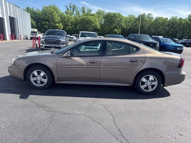 2007 Bronzestone Metallic Pontiac Grand Prix Base FWD Sedan