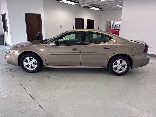 2007 Bronzestone Metallic Pontiac Grand Prix Base FWD Sedan