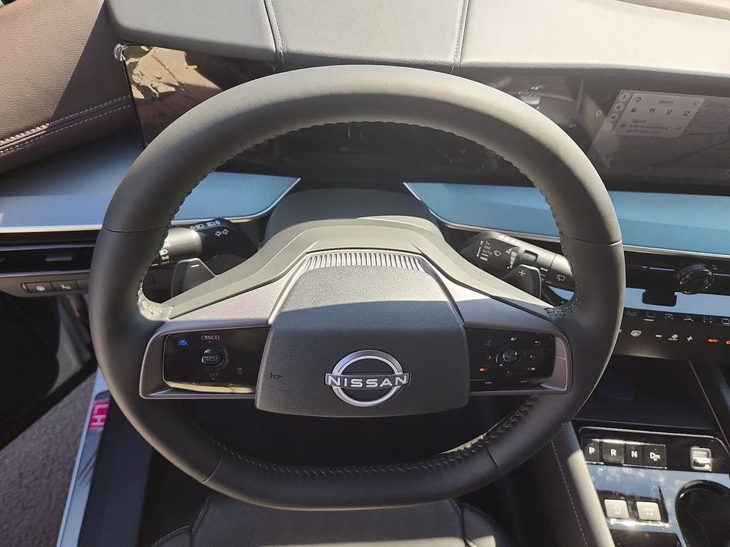 2026 Everest White Pearl/Black Nissan Murano Platinum AWD SUV