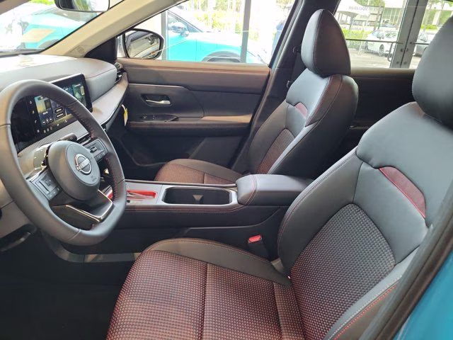 2026 Arctic Ice Blue/Black Nissan Kicks SR FWD SUV