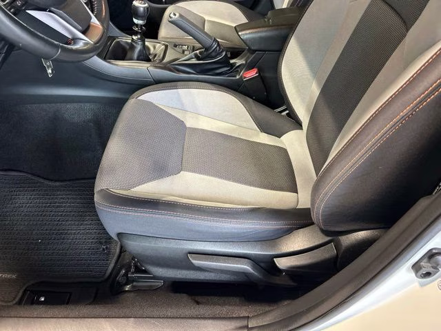 2021 Crystal White Pearl Subaru Crosstrek Premium AWD SUV