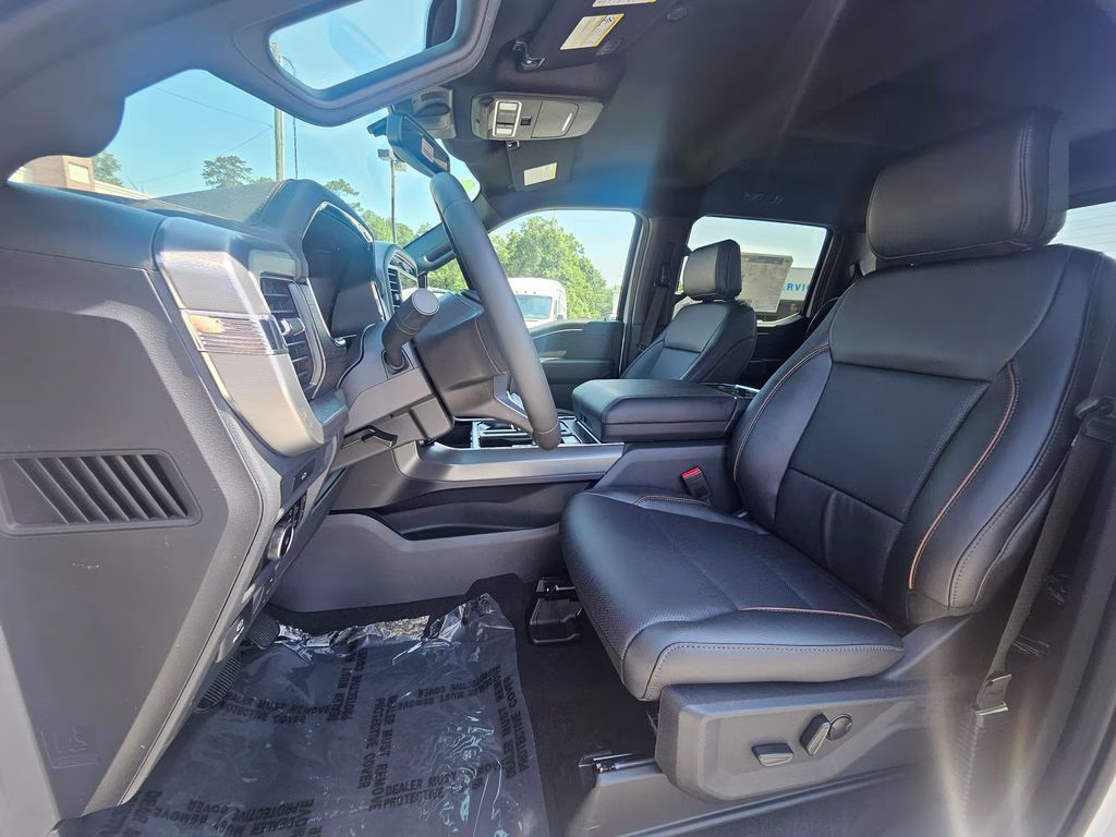 2026 Star White Metallic Tri-Coat Ford F-150 Lariat 4X4 Truck