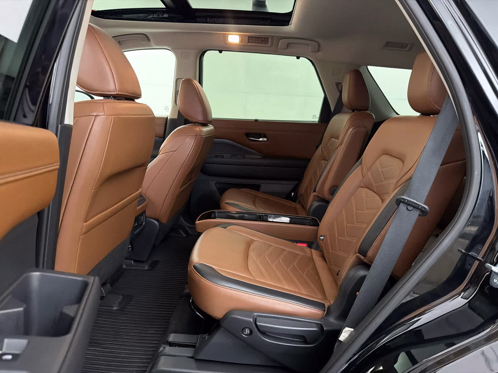 2022 Super Black Nissan Pathfinder Platinum 4X4 SUV