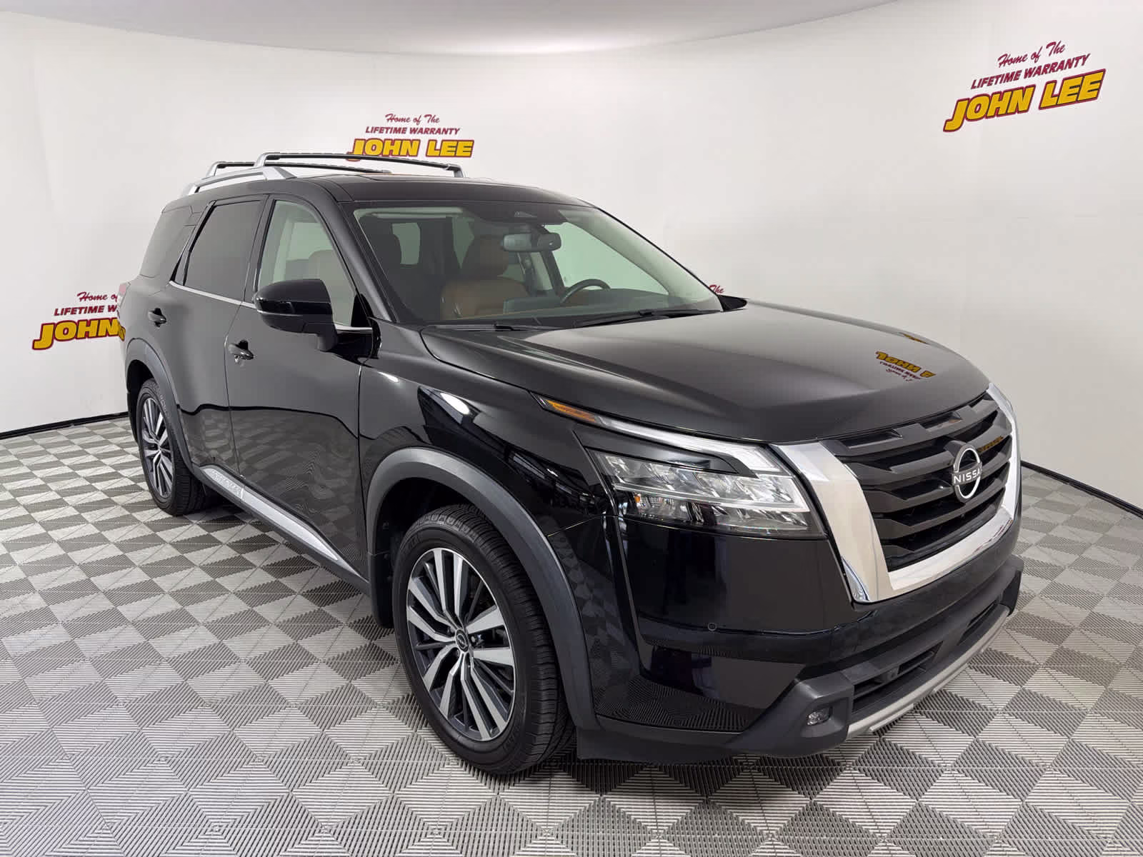 2022 Super Black Nissan Pathfinder Platinum 4X4 SUV