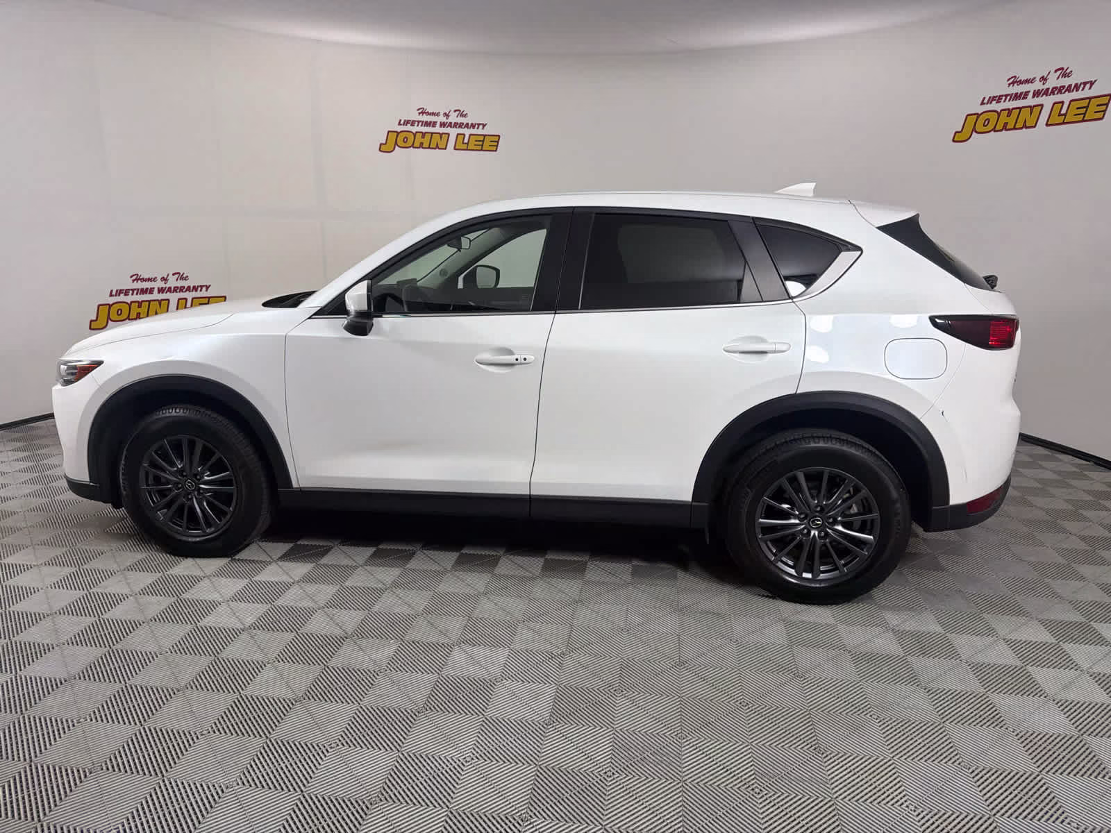 2021 Snowflake White Pearl Mica Mazda CX-5 Touring FWD SUV